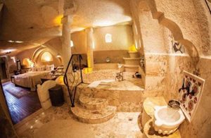 Hayatınızda en Az Bir Kere Uyumanız Gereken Muhteşem Bir Kaya Oteli: GAMİRASU CAVE