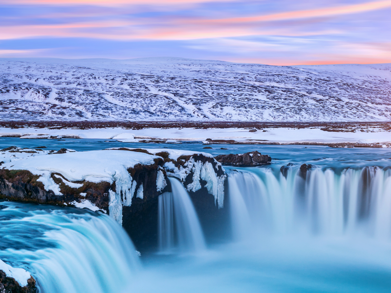 Ateş ve Buz Arasında  Viking Mirası İZLANDA