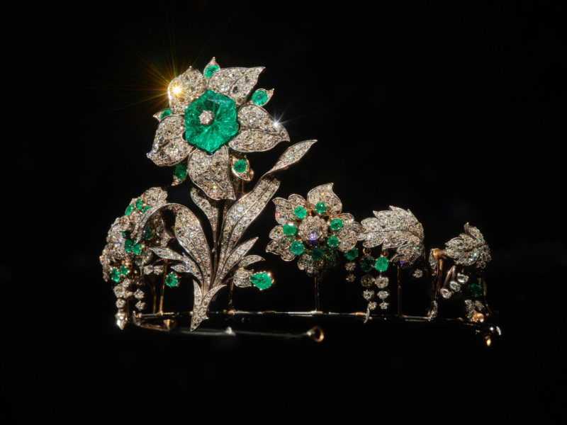 TUTKU  GÜÇ, PRESTİJ VE