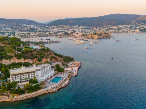 Masmavi Bir Rüyanın Ortasında  LA QUINTA BY WYNDHAM BODRUM