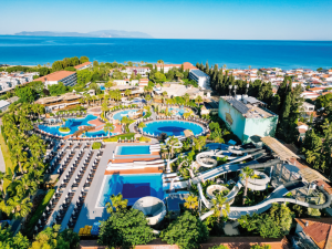 Ege’nin Mavisiyle Buluşan Aile Tatil Deneyimi  ATLANTIQUE HOLIDAY CLUB